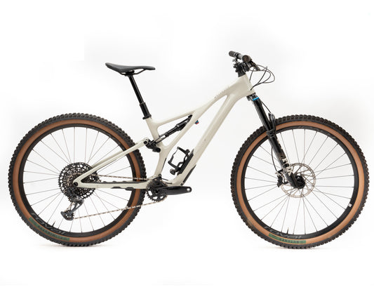 [Pre-Owned] Specialized 2022 Stumpjumper Expert Whtmtn/Gun S3